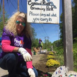 FedEx employee volunteering on the Concord River Greenway (May 2019)